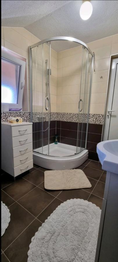 Apartman Avram Kotor Varos ภายนอก รูปภาพ