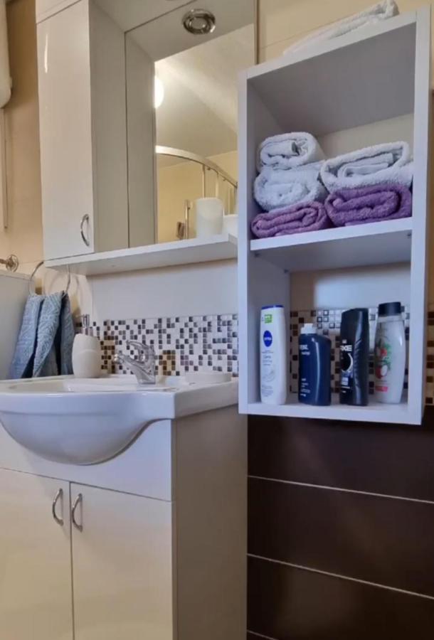 Apartman Avram Kotor Varos ภายนอก รูปภาพ