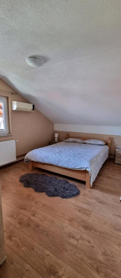 Apartman Avram Kotor Varos ภายนอก รูปภาพ