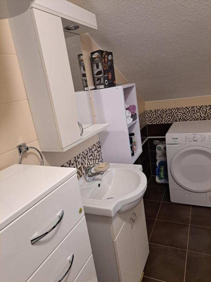 Apartman Avram Kotor Varos ภายนอก รูปภาพ