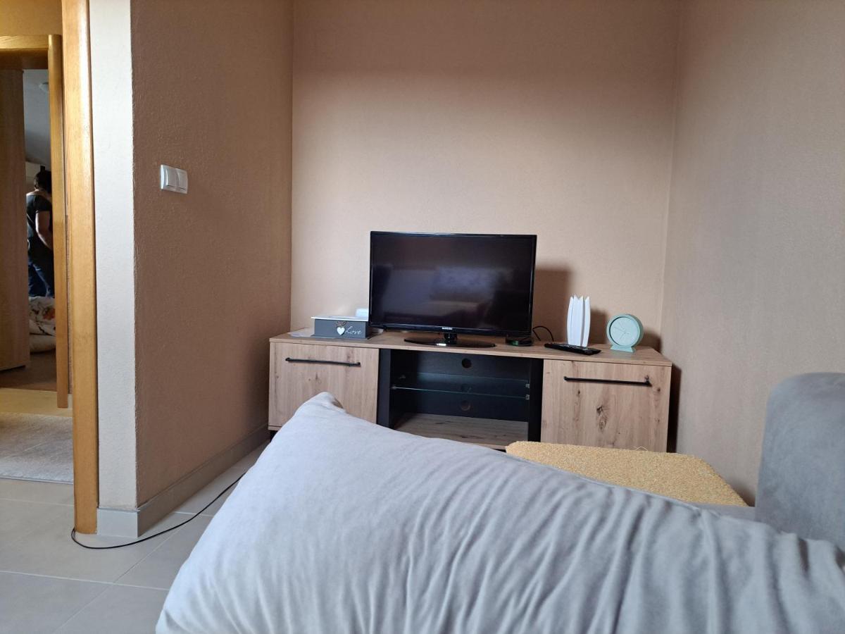 Apartman Avram Kotor Varos ภายนอก รูปภาพ